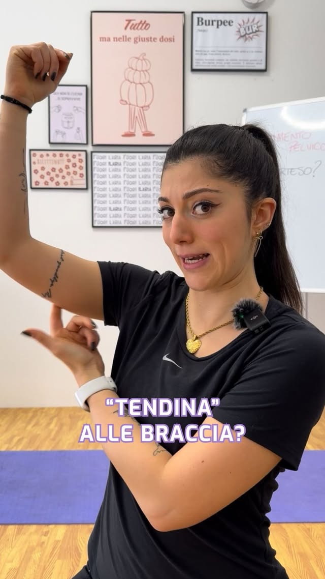 LA TENDINA 🙃 non è altro che il tuo tricipite!Ecco qualche esercizio da aggiungere alla tua routine per lavorarlo al meglio!Seguimi su @martinabaiardi.fitnessfood per altri contenuti simili e commenta qui sotto: quale parte del corpo vorresti lavorare insieme?#tricipiti #muscoli #sanremo #allenamento #personaltrainer by @martinabaiardi.fitnessfood