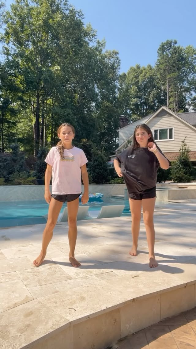 #tweeninfluencer #tweenstyle #tweengram #tweenlife #bffgoals #pool#mypookie❤️ #madison