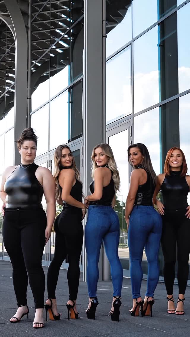 The jeans you’ll never want to take off - launching Sunday 🖤💙 #pairadize #denimpants