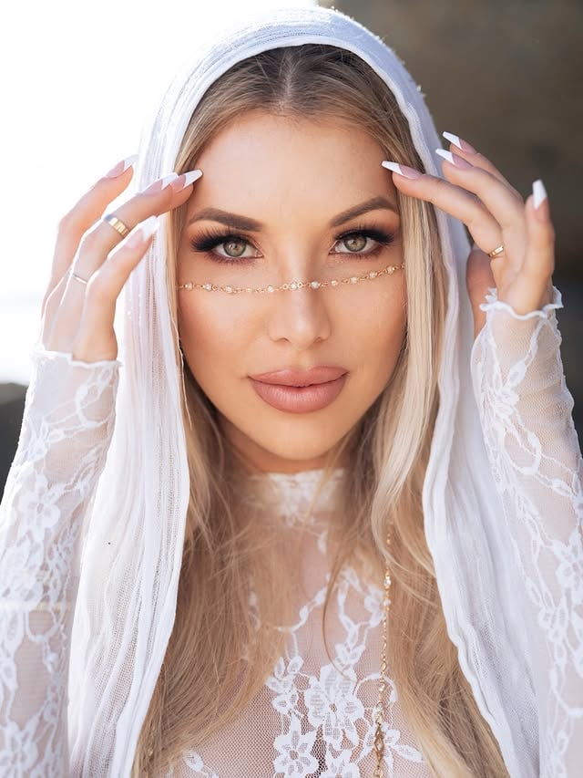 We have three eyesTwo to look, one to see 👁️ by @thealexkay
