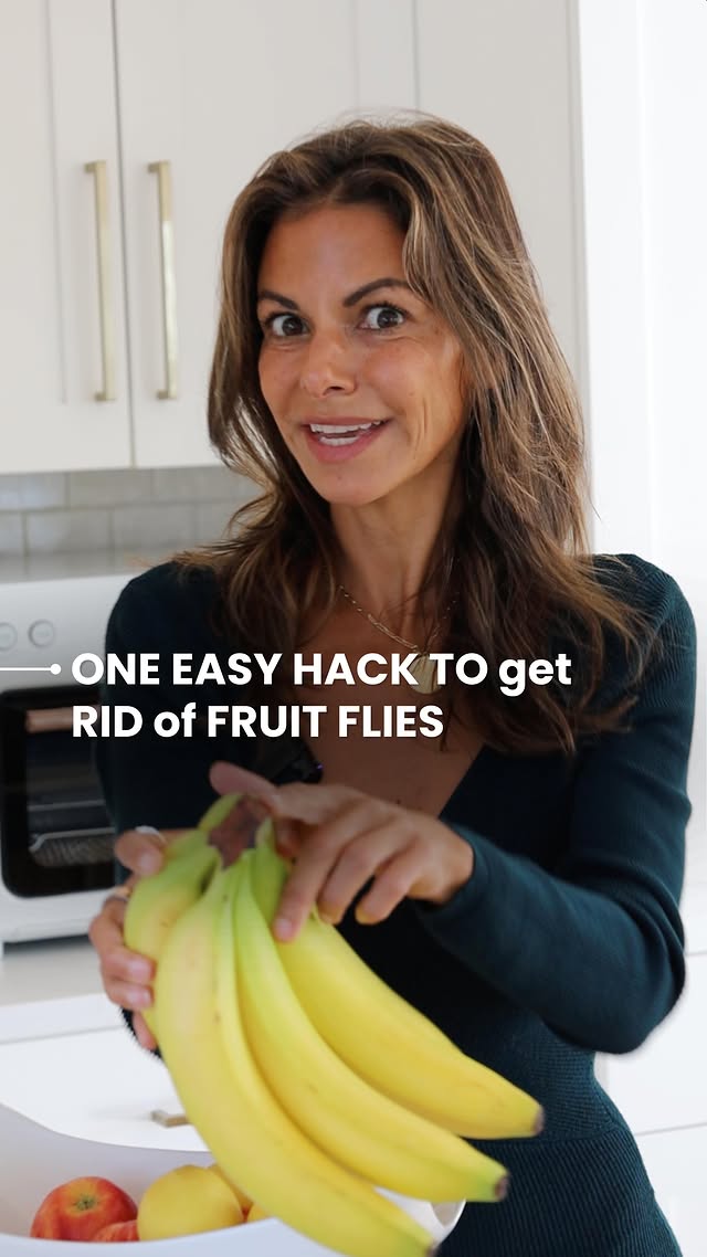 Stop Fruit Flies‼️with one easy hack#FruitFlies #HomeHacks #KitchenTips #doctor by @drtaniaelliott