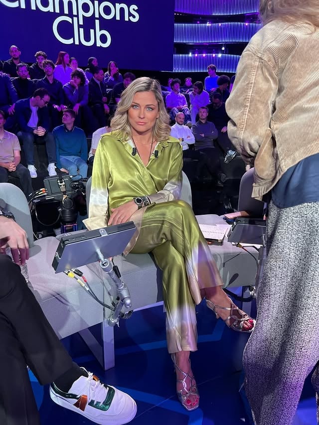 Farandole de looks 😇 by @laureboulleauofficiel