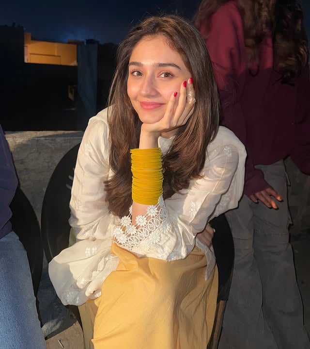 Made it to Lahore for a few hours just because my FOMO wouldn’t let me sit still and that’s rare for me. I had only heard stories, held a few blurred memories and pictures from when I was four but seeing Lahore like this today felt truly wholesome and heartfelt 💋But in all the glitz, colour, and celebration, I hope we don’t forget to ask for more. To question what we’re told. To demand better -for ourselves, and even more so for the generations to follow. To not choose silence just because it’s easier.May we stay loud when it matters, humane in our choices, and zinda-dil as ever. 💛🪁✨Ps I love my city — its people, and its beautiful habit of celebrating every little joy like it might be our last because that’s what life is all about 💋🫂
