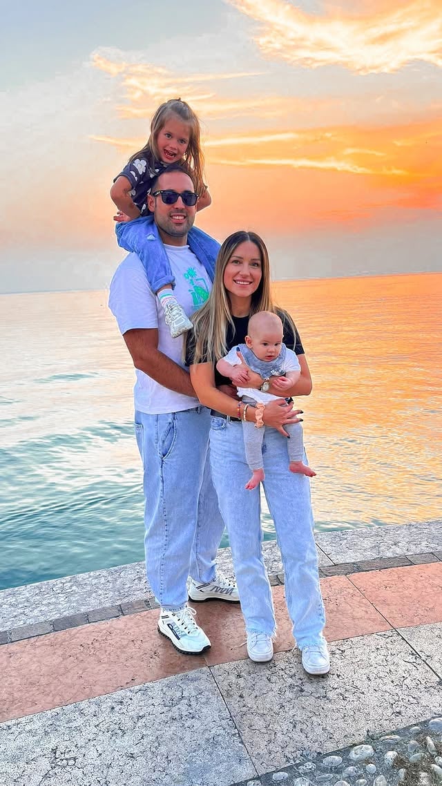 Il nostro 2023 non del tutto perfetto ma pieno d’amore ❤️#0 #newyear #love #happy #instagood #photooftheday #friends #explore #explorepage #trending #tiktok #instagram #girl #nature #selfie #reels #smile #indonesia #kids #baby #dagelan #food #funny #repost #igers #life #picoftheday #lfl #memes #ngakakkocak by @theincrediblefamily