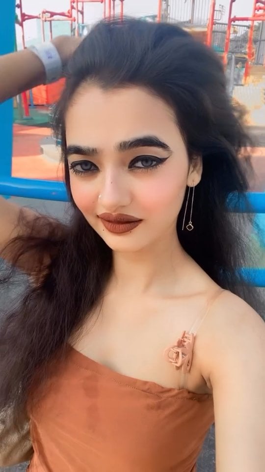 #recent4recent #reelsinstagram #tranding #transformation #yegaliyayechobara by @radhikasaxena_official_6