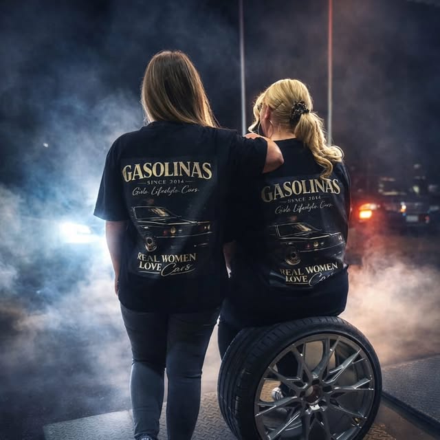 Gasolinas „Real Women Love Cars“ Oversized T-ShirtFür alle, die Cars nicht nur fahren, sondern leben.✔ Oversized Streetwear Fit✔ Nachhaltige Bio-Baumwolle✔ Unisex Design✔ Perfekt für Car Culture & Street Stylewww.gasolinas.de/shop #Gasolinas #GirlsLifestyleCars #Richtigefrauenstehenaufaut #bmw #tuning 📸@kevinxshots 👸🏼@alina_riffi Trägt Größe S👸🏼@gasolinasboss93 trägt Größe 3Xl by @richtigefrauenstehenaufautos