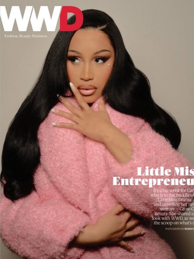 Makeup by me Hair laid by Tokyo Hair brand used by @iamcardib Nails @cocamichelle I used lashes from @ienvylashes_official @ivybeauty.official Flick’d 14 by @erika_lapearl_mua
