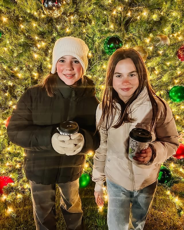 ‘‘Twas a night during Christmas and we may have froze!Love this time of year#tweeninfluencer #tweenlife #tweengram #frozenwasthetheme #christmaslightup