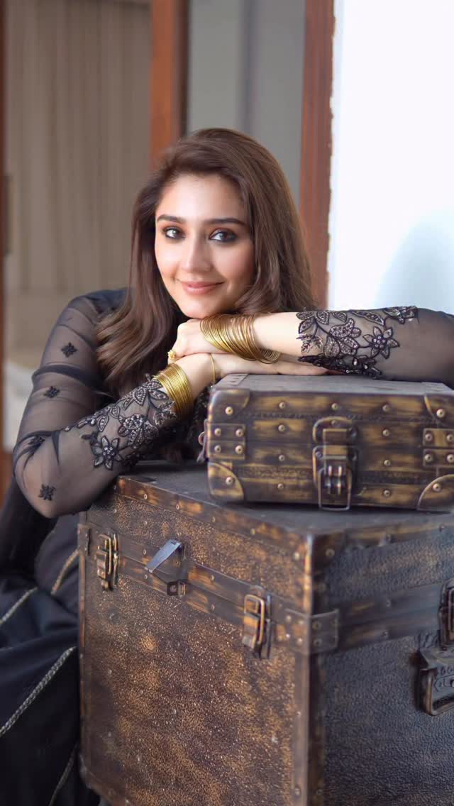 @azureofficial.pk comfortable and chic collection.Love it. Order yours.X✨💫🎥 @abdullahshotthis 💄 @makeupbyusman by @durefishans