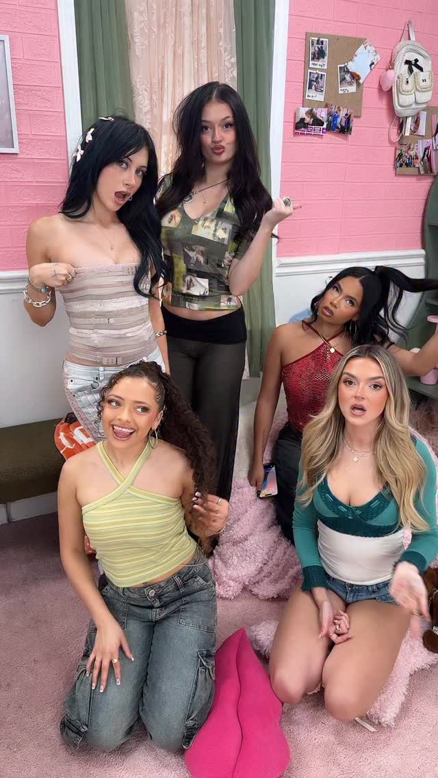 our fav @ellianawalmsley is coming over this week 🤭🤭 #girltalk by @brooklynqueen03