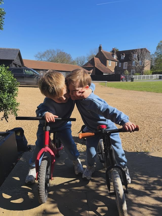 Just a chilled Easter weekend with my boys 🤍🐣🐰 by @holliekanewright
