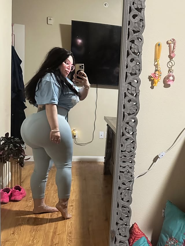Pony toe pose 🎠🥴...#latina #mama #funsize #explore by @funsize361