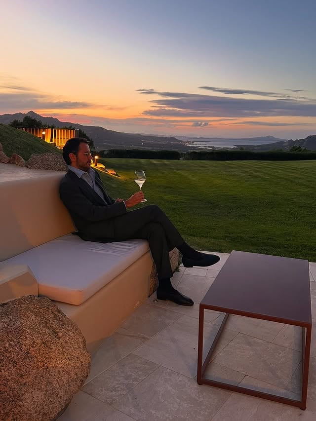 A dizzying vertical @krugchampagne @petrasegretaresort by @fabioattanasio