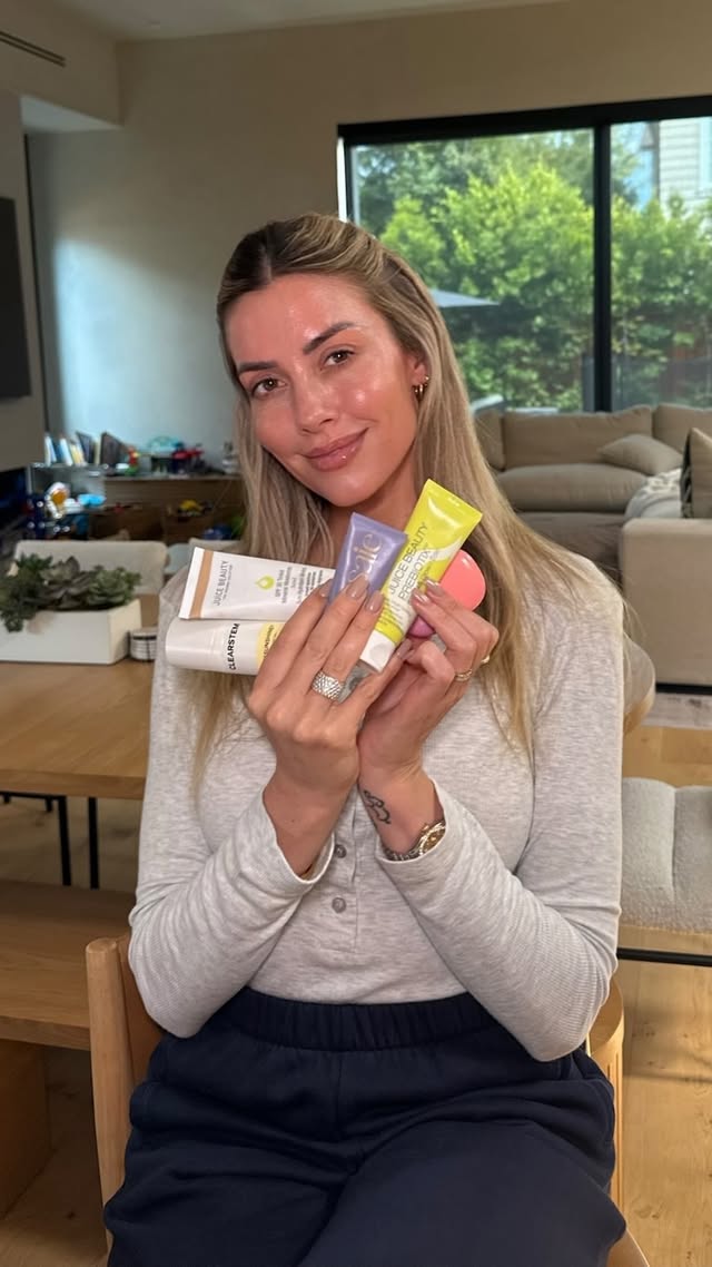 I tried out different non-toxic sunscreens so you don’t have to.🤍✨ Click the links on this reel to shop. 🛍️