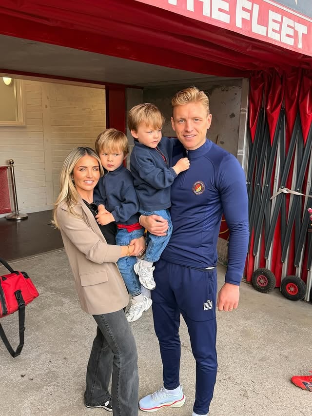 My people HALLELUJAH 🥰 …Goodbye April ✨ by @holliekanewright