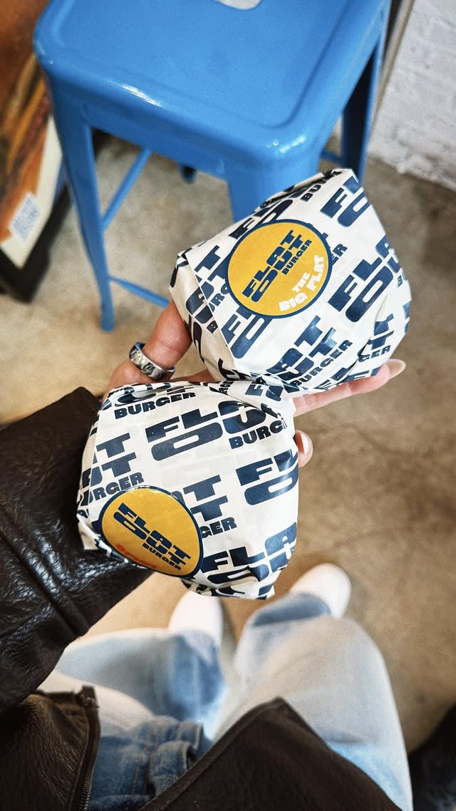Smashburgers and vibes on a Sunday? I’m in. 📍lower east side, nyc@flatoutburgernyc x @frankschopshop #flatoutburgernyc #frankschopshop #nyc #bestsmasherburgers #lowereastside by @christina.m.schmidtt