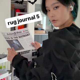 I think it's great to have art available at different price points, but no need to get upset at someone else for valuing their time and labour more.#rugjournal #rugtufting #absolutebatman by @39daph