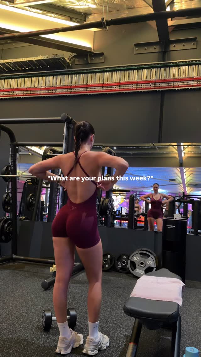 Busy week 🤪 all fits from @keepthatpump | code: GEMMA10 💌#gymgirl #activewear #gymmotivation #toned #fitness by @gemma_anderton