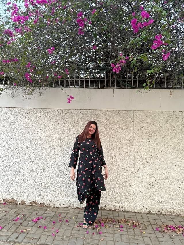 cute fit, cuter mood 😋🖤🥀Save this for soft outfit inspo & tag your bestie 💌 Wearing @luna_outfits_store #fazeela #instafit #summerfit #fitcheck instafashion by @fazeela_75