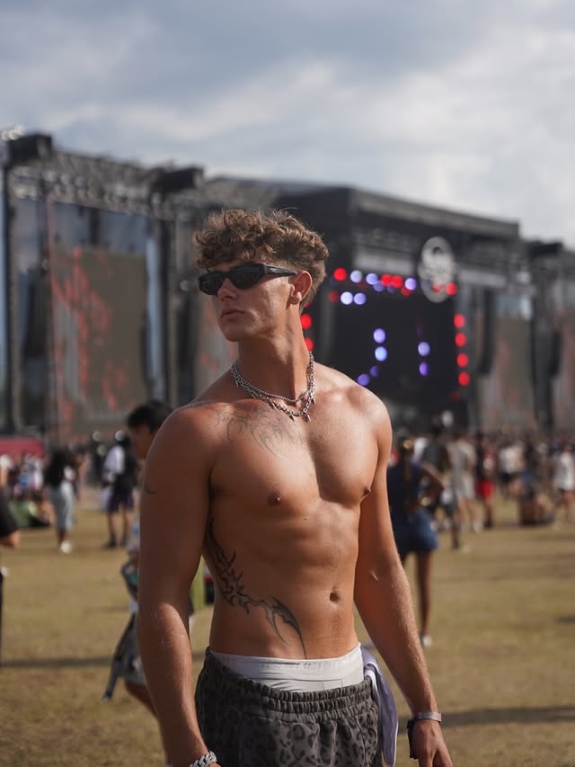 ROLLING LOUD I LOVE YOU THANK YOU!! CRAZY VIDEO ON THE WAY🔥🔥🖤🖤#explorepage by @lennymilleryt