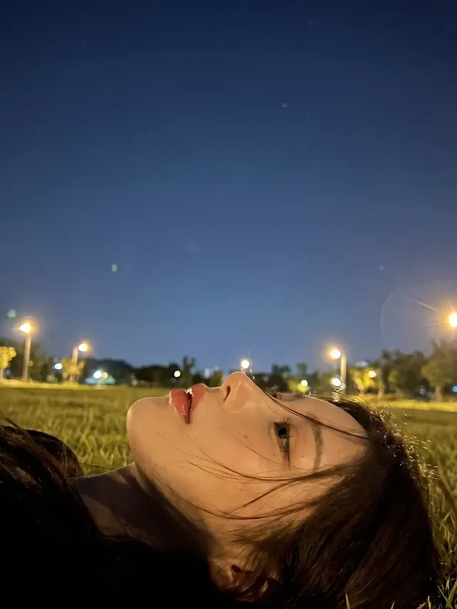 仰望星空，腦袋放空。