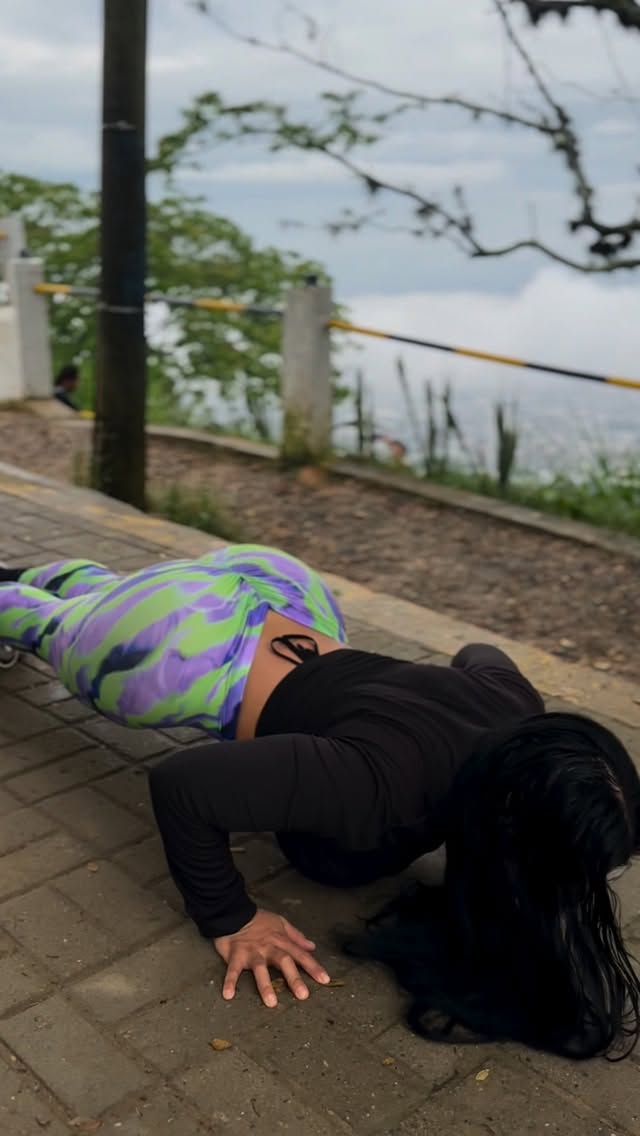 #flexionesdepecho 💪🏼🔥 #calistenia #workout by @deysi.moreno6