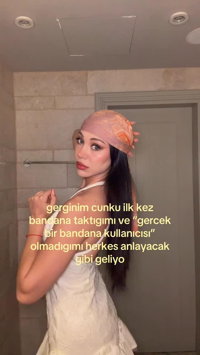 nolur anlamayın.. elbisem @hm studio resort bu arada, online’da ve istinye park magazasında satısta🦀reklam*