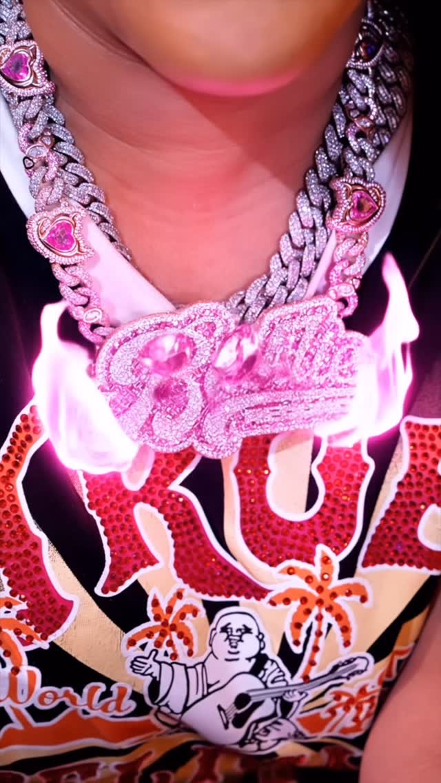 Welcome to Charlotte NC the “Already Rich” tour !! 

@stunnagirl @sapphireblazee @fania_cherry @misskaniyah @toewhopnycdancingmascot a movie was made!! I love charlotte I had so much fun!  And my bad boy @oh_sojayda 

Next stop Santa Ana and I have some new baddies also joining 😍😍😍😍😍get your tickets now on ticket master !! 

Thank you @aviannejewelers @dylvonchi I’m in love with my new piece a treat to myself from this tour 22 cities in 30
Days! 🔥 

🎥 @marcuswiththemoves