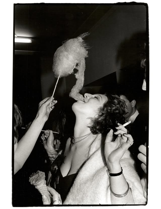 “If I could tell you one thing: Don’t be jealous. Don’t let this book make you feel like your life is boring. Like all the best parties are happening without you,” writes Caroline Calloway in her introduction to legendary British party photographer Dafydd Jones’s new book.“Cambridge Balls” collects more than 40 years of the school’s hedonistic May Balls. Read Calloway’s introduction in the link in bio.Photos: © Dafydd Jones by @carolinecalloway