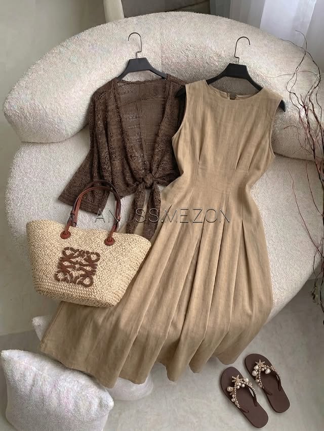 اين ست زيبا رنگبندى فروش حضورى و انلاين موجود🙋🏻‍♀️ورق بزن رنگبندى و تنخورشو ببين 🤌🏻😎❤️عكسها متعلق به پ.يج آنيس ميباشد❤️ كپى ممنوع❌تعدادش خيلى محدوده بچه ها 🥲_______________________________جزييات ست 👇🏼ست سارافون و رويه كد محصول در سايت 2833فرى سايز 36 تا 42( پشت كمر سارافون كش داره)قيمت ست 2398تقد رويه 45 قد سارافون از سرشونه 125 قد مدل 165جنس لينن و گيپور‎_______________________ثبت سفارش سريع از طريق سايت يا بله و روبيكا🙏‏www.anismezon.com‏‎❌دا.يركت پاسخگويى نداريم❌‏‎ 09307777809 شماره بله و روبيكا______________________________📍آدرس جهت خريد حضورىتهران خ پاسداران-بعد از نگارستان دهم -بر خيابان پاسداران -پلاك ٢٠١ -طبقه دوم -واحد ٦ تلفن تماس 09307777809 by @aniss.mezon