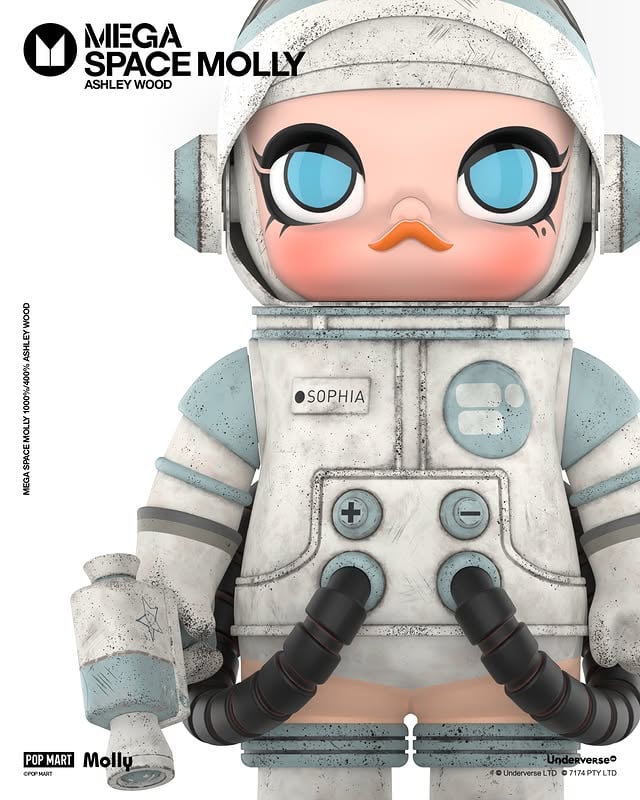 🪐Across the stars, always moving forward.MEGA SPACE MOLLY with Ashley Wood Stay tuned...#POPMART #megaspacemolly #ashleywood #megacollection #comingsoon by @popmart