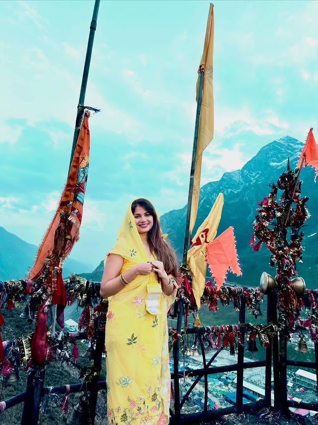 Only god’s plan ✨🙏Life ,hope, faith,strength,reality :;Only Hope Mahadev 🔱✨#kedarnath #ootd #travel #godsplan by @manaswinimoon27