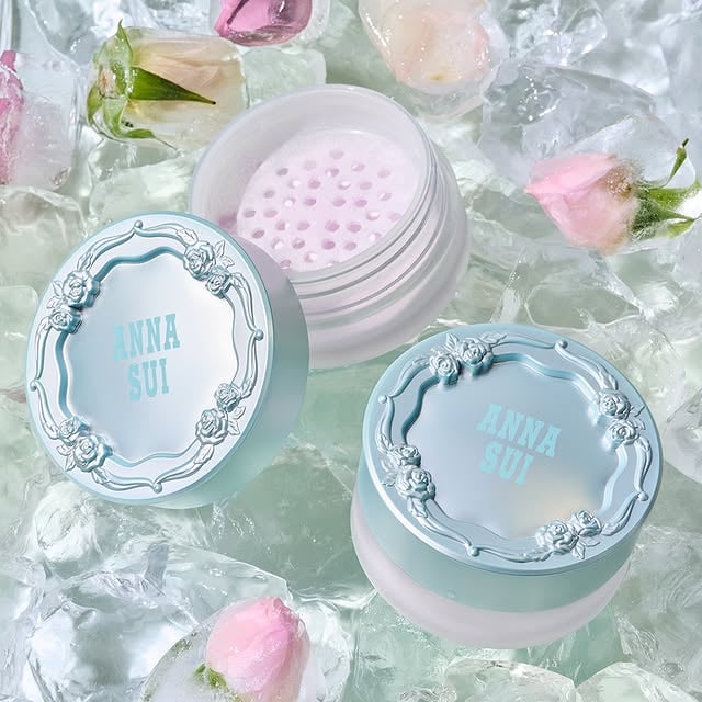 With a cooling touch, our limited edition Water Powder N delivers a fresh, matte finish all day long. by @annasui