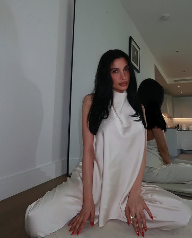 Silky 🦢 @fashionnova ad ....Outfit details: 1. Teagen High Neck Satin Halter Top 2. Teagen Low Rise Satin Wide Leg Pant by @ninaxdiana