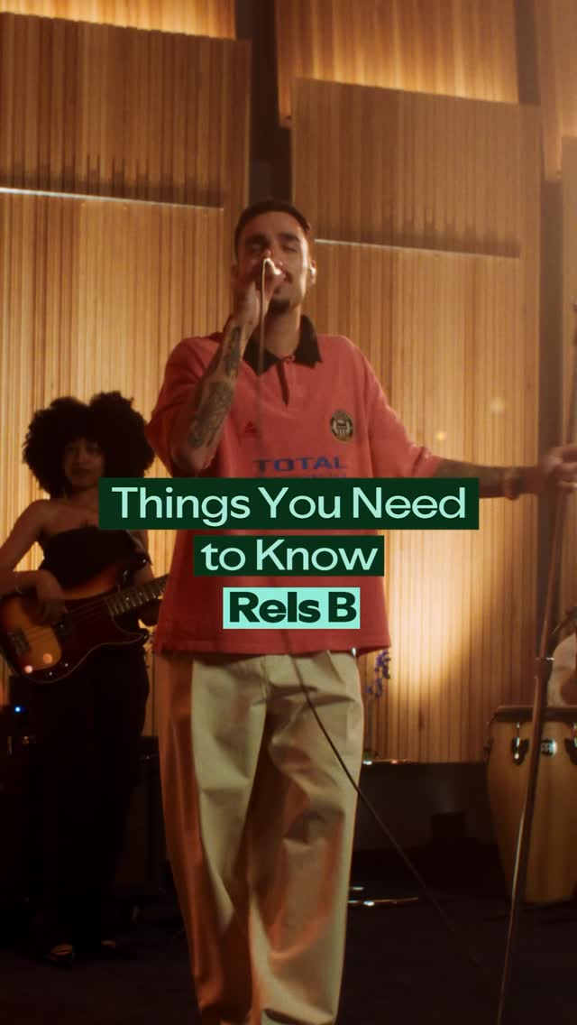 From graffiti walls to global stages ❤️‍🔥@skinnyflakk breaks down the story behind “Rels B” and “Skinny Flakk,” the influences that shaped his sound, and how “PAÑUELITO DE SEDA” came together in just 10 minutes.Watch his full Live Room set out now on Spotify 🎶__Desde las paredes de grafiti a los escenarios globales ❤️‍🔥 @skinnyflakk cuenta la historia detrás de “Rels B” y “Skinny Flakk,” las influencias que moldearon su sonido y cómo “PAÑUELITO DE SEDA” surgió en solo 10 minutos. El set completo de Live Room ya disponible ahora en Spotify 🎶 by @spotifyspain