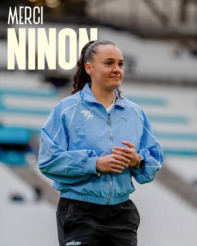 𝗡𝗶𝗻𝗼𝗻, 𝗹𝗮 𝗳𝗼𝗿𝗰𝗲 𝘁𝗿𝗮𝗻𝗾𝘂𝗶𝗹𝗹𝗲 🧘‍♀️Modèle de professionnalisme et de résilience, femme empathique, généreuse et attachante, tant d’adjectifs pour tirer le portrait de notre défenseure.Protagoniste majeure de la réussite des Marseillaises durant les deux derniers exercices, notre numéro 15 quitte l’OM au terme de 2 saisons pleines, entre apprentissages, rencontres, succès et souvenirs inoubliables.L’OM te souhaite une belle suite, Ninon 🫶 by @omfeminines
