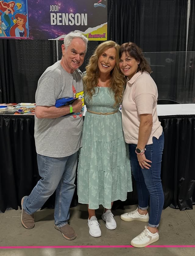 Reconnecting with our dear, dear friend, “JODI BENSON” here at the “GALAXY CON NASHVILLE”.#galaxyconnashville2026 #jodibenson #john&camipomeroy #animation #nashvillefairgrounds by @johnpomeroyart