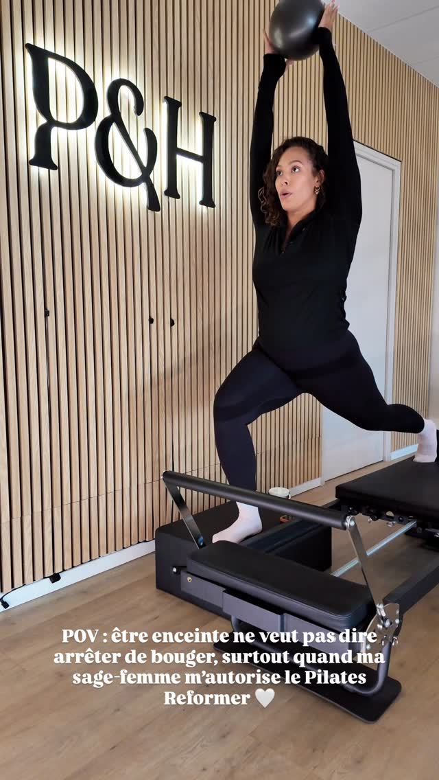 ✨ @pilate.harmonie 🤰🏽 •Être enceinte ne veut pas dire arrêter de prendre soin de soi 🤍Le sport pendant la grossesse peut être bénéfique quand il est pratiqué avec un bon suivi et surtout avec l’accord des professionnels qui nous accompagnent ✨Le Pilates Reformer chez @pilate.harmonie m’aide à rester active, à me sentir bien dans mon corps et à vivre cette grossesse plus sereinement.Chaque grossesse est différente … l’important est d’écouter son corps, d’être bien encadrée et validée par sa sage-femme ou son médecin 💫.#lifestyle #pilatesreformer #pregnantlife #partenariat by @mathilda_crampon