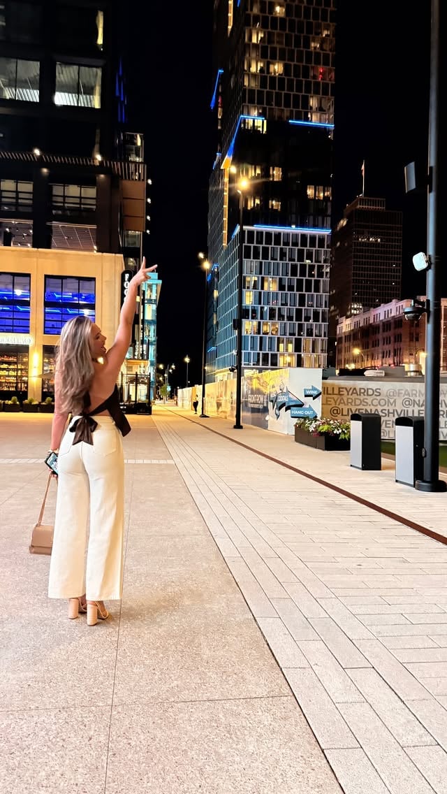 Summer in Music City = firing up my @gametimeapp for some concert tickets! Use code TAYLOR20 for $20 off your first purchase! #gametimepartner #termsapply by @taylorbethdavis