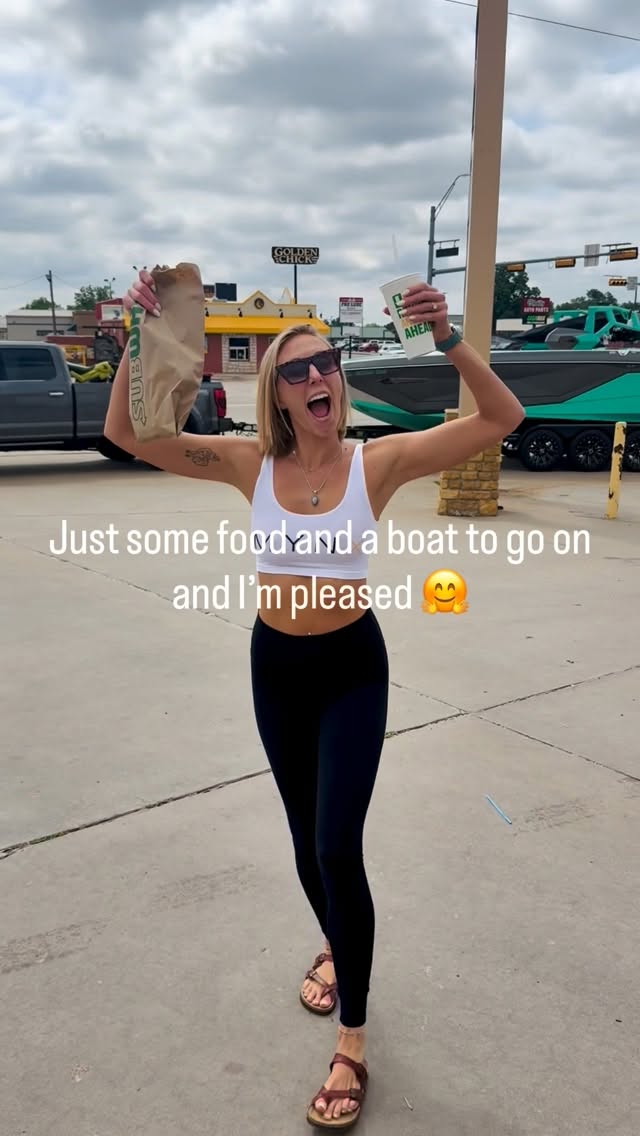 Some would say this is worse 😅 #wakesurf #boatproblems #nautique by @lovelylolacey