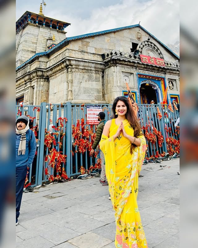 It’s a dream 🥺🙏Grateful 🙏Om namah shivaya🔱✨#ootd #kedarnath by @manaswinimoon27