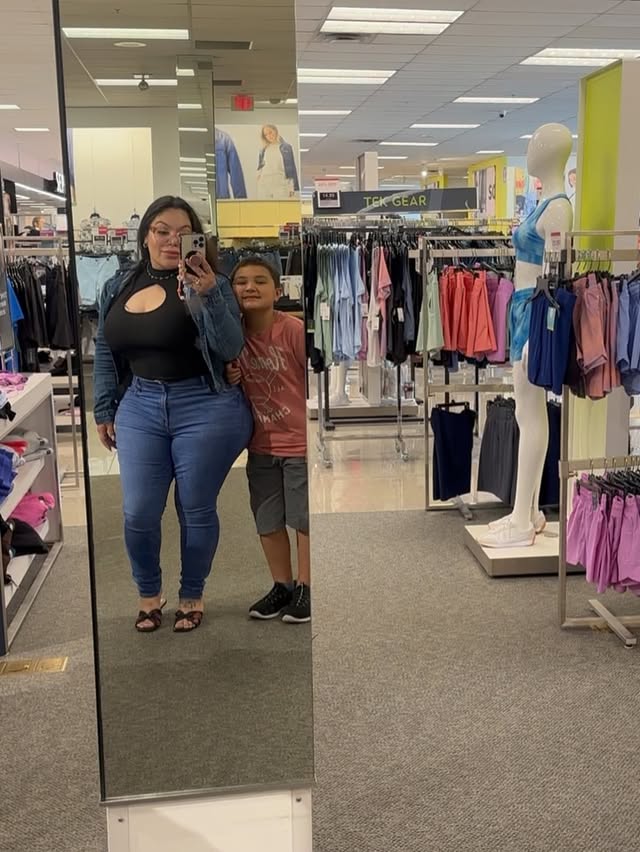 These days my phone is rarely in my hands. I love to live in the moment with my phone tucked away out of view & take it out just to listen to music on YouTube. These little moments make me smile, even if it’s at Kohls taking mirror selfies with my babies. On another note, I’m starting to enjoy wearing jeans again 🫠& Church was great this morning. I feel it’s time to be real about my life & my journey. Stay tuned. Love you.#singlemomlife #mama #funsize #mommy #reallife by @funsize361