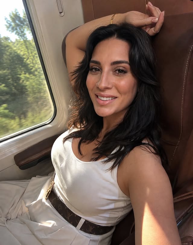 A Milano per stringere forte un amore grande, un amicizia infinita, una fortuna immensa per me e quanto mi sei mancata! la nostra luce sempre e comunque Ti voglio Bene Mameha ❤️ @missbaby_6 #top #love #smile #solocosebelle #family