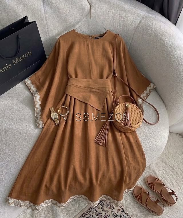 ورق بزن فقط رنگبندى جذابشو ببين ده يازده تا رنگ داره 🙋🏻‍♀️❤️عكسها متعلق به پ.يج آنيس ميباشد❤️ كپى ممنوع❌تعدادش خيلى محدوده بچه ها 🥲جزييات ست 👇🏼‎ست پانچ و دامن کد محصول در سايت 2843‎فرس سایز 38 تا 46 جنس شانتون کرسپو و حاشيه قلاب بافى قد پانچ جلو ۵۸ قد پانچ پشت ۷۵ قد دامن ۹۵ کنار دامن و پانچ گت هم میشهقيمت ست 1998ت_______________________ثبت سفارش سريع از طريق سايت يا بله و روبيكا🙏‏www.anismezon.com‏‎❌دا.يركت پاسخگويى نداريم❌‏‎ 09307777809 شماره بله و روبيكا______________________________📍آدرس جهت خريد حضورىتهران خ پاسداران-بعد از نگارستان دهم -بر خيابان پاسداران -پلاك ٢٠١ -طبقه دوم -واحد ٦ تلفن تماس 09307777809 by @aniss.mezon