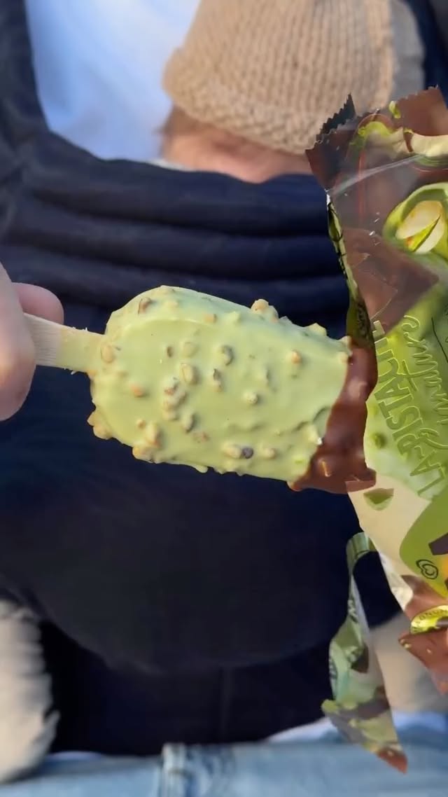 Reklam för @magnum och nya smaken Magnum la pistache. Sjukt god som den är eller doppad i en dubbel espresso🍦☕️ by @flippcohen
