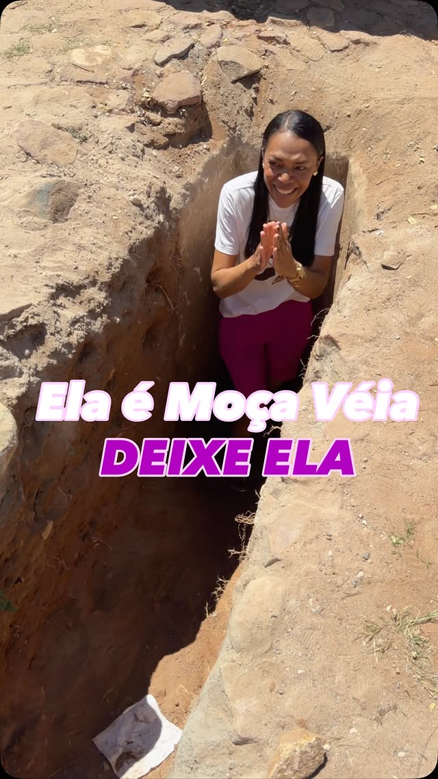 DEIXE ELA, pq ela devota de Santo Antônio, o sonho dela é arrumar um casamento eitaaaaa infernoooooo…Mas se ela casar não tem graça 🤣🤣🤣🤣🤣 by @selmadenieta
