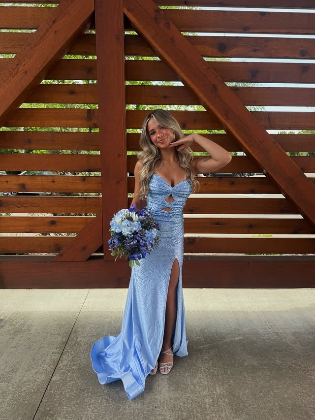three weeks later.. anyways #seniorprom 🩵