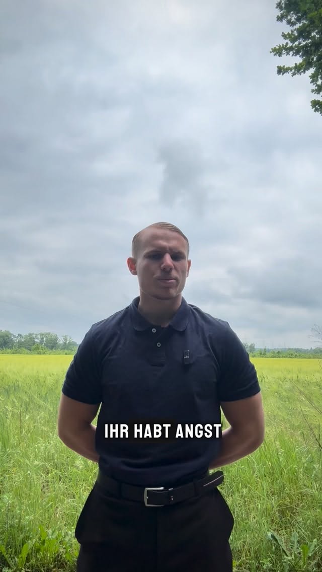 „Niemand hat größere Liebe als die, dass er sein Leben lässt für seine Freunde.“
– Johannes 15,13 

#deutschland #deutscher #aktivist #deutschland🇩🇪 #zusammenhalt