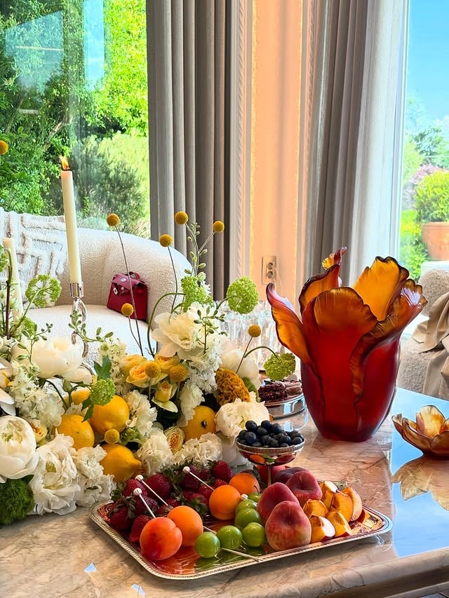 Coffee Time 🧡☕️🍓🍑🙏🏻 #cerceylan #sofra #christofle #daum #herend by @cerceylan