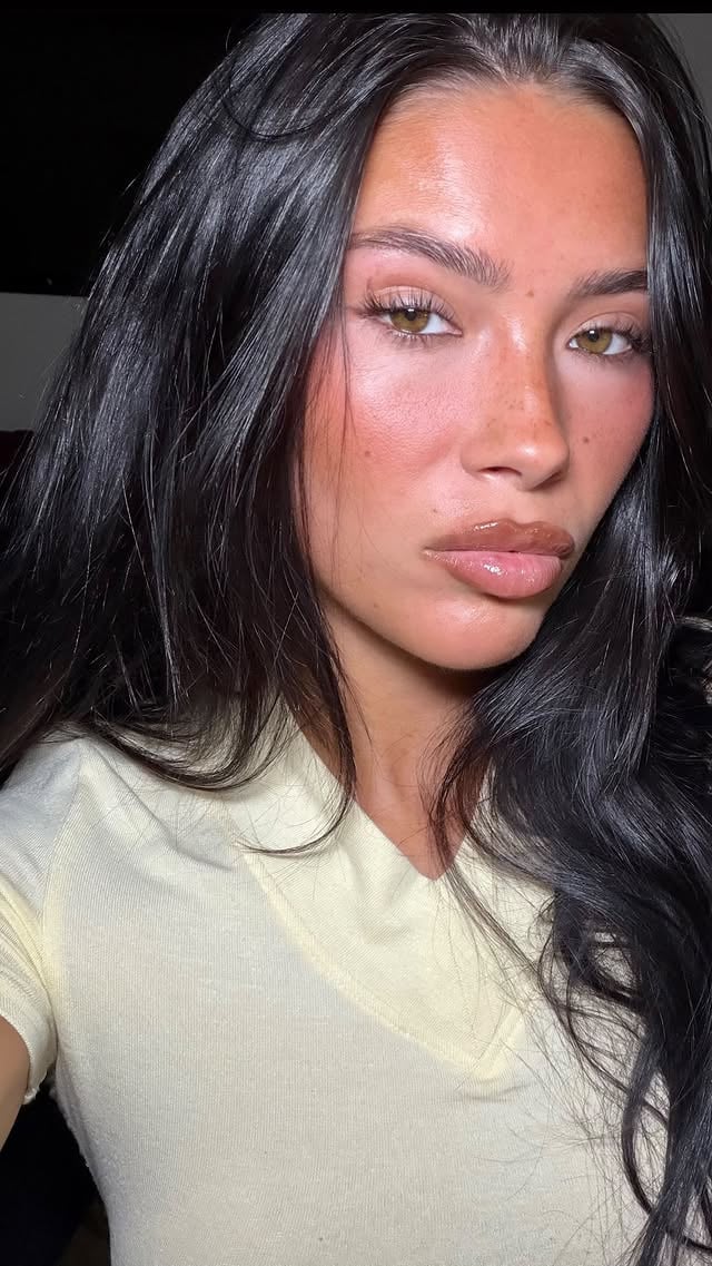 new @rhode ahhh I love🥥🐻 I used shade bake xx by @alexisxbraun
